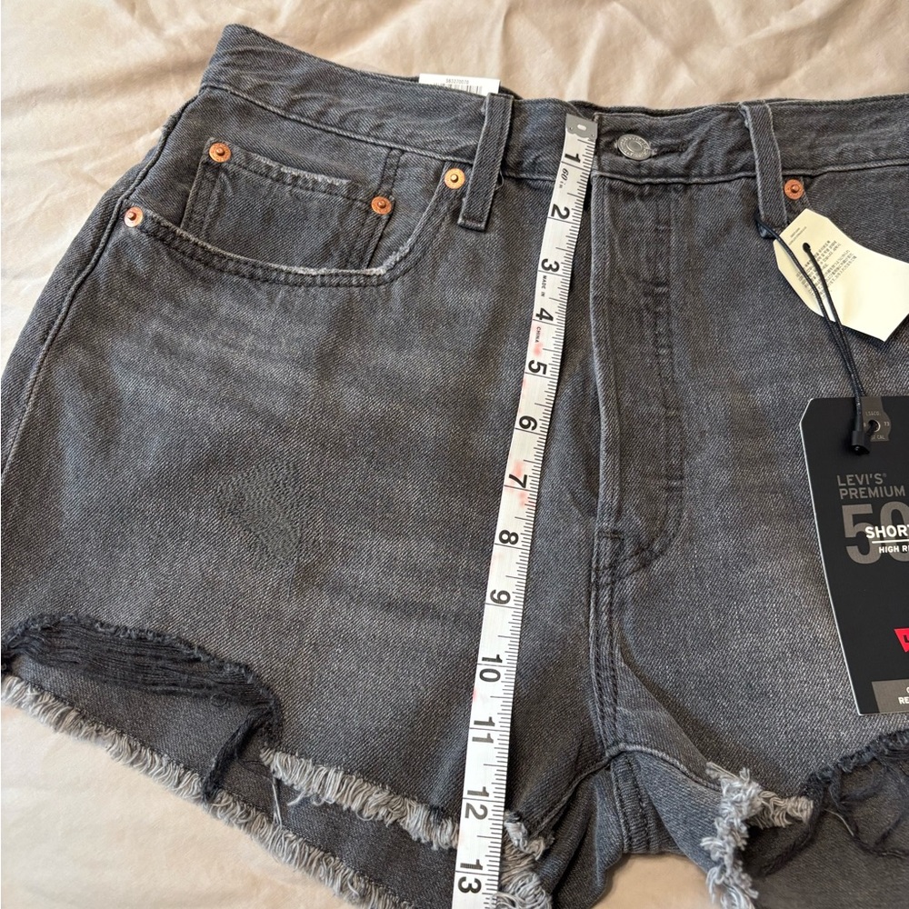 Levi’s 501 High Rise Shorts Black Denim Frayed Hem NWT Women’s - Picture 14 of 14